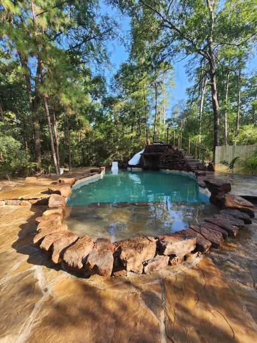 Waterfront Treehouse In A Magical Forest Waller Eksteriør bilde